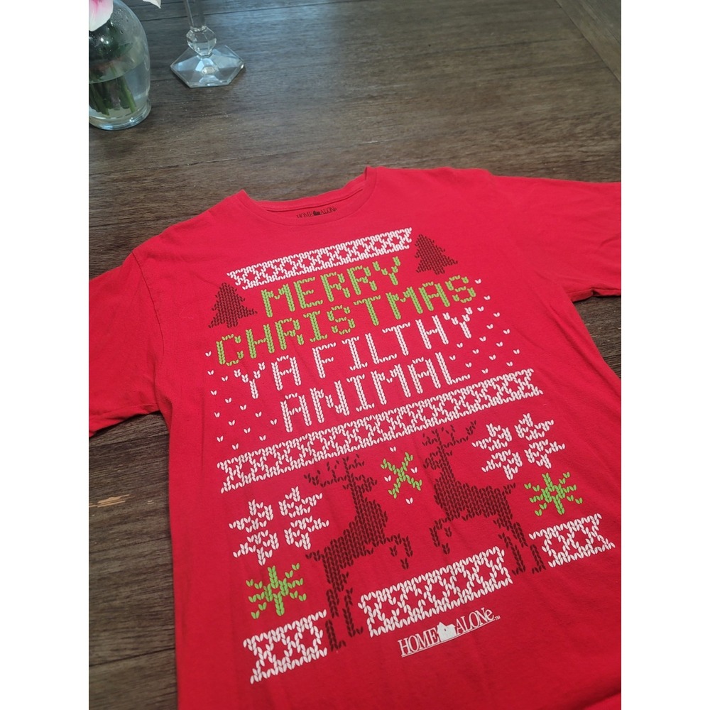 Home Alone Merry Christmas Crewneck Short Sleeve Graphic T-shirt Red Large